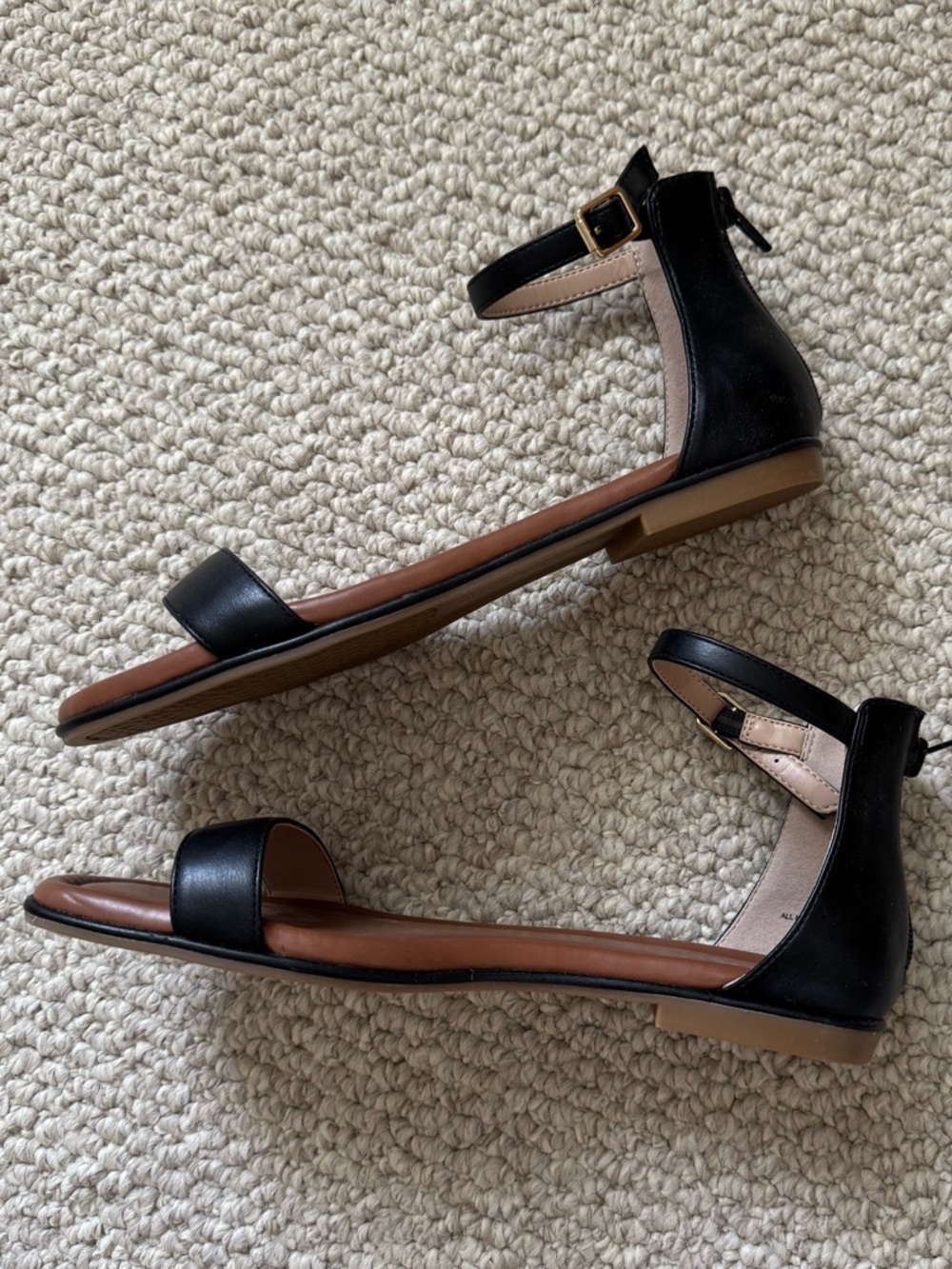 NWOT Kelly & Katie Nymie Sandal - Picture 3 of 8